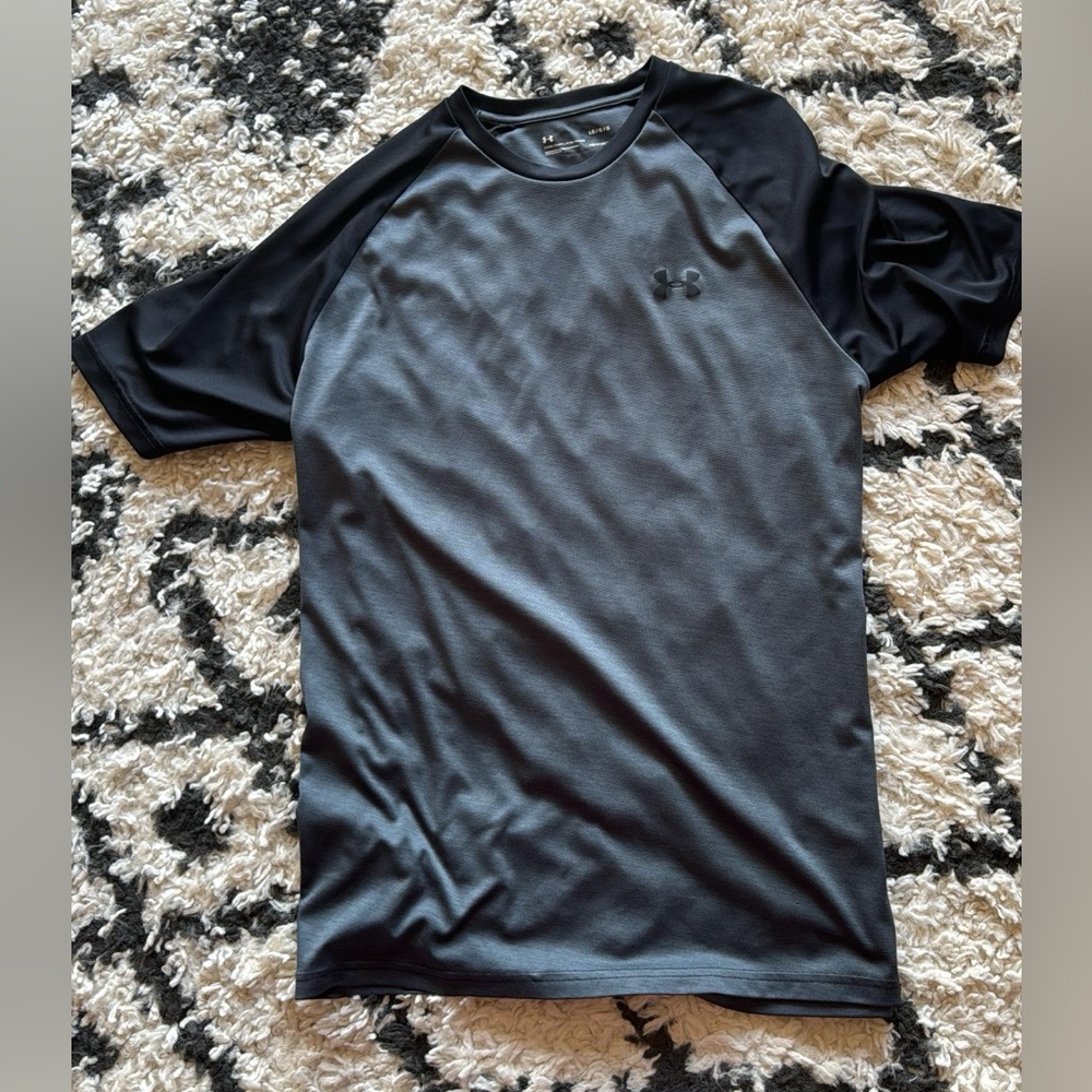 Under armor men’s shirt